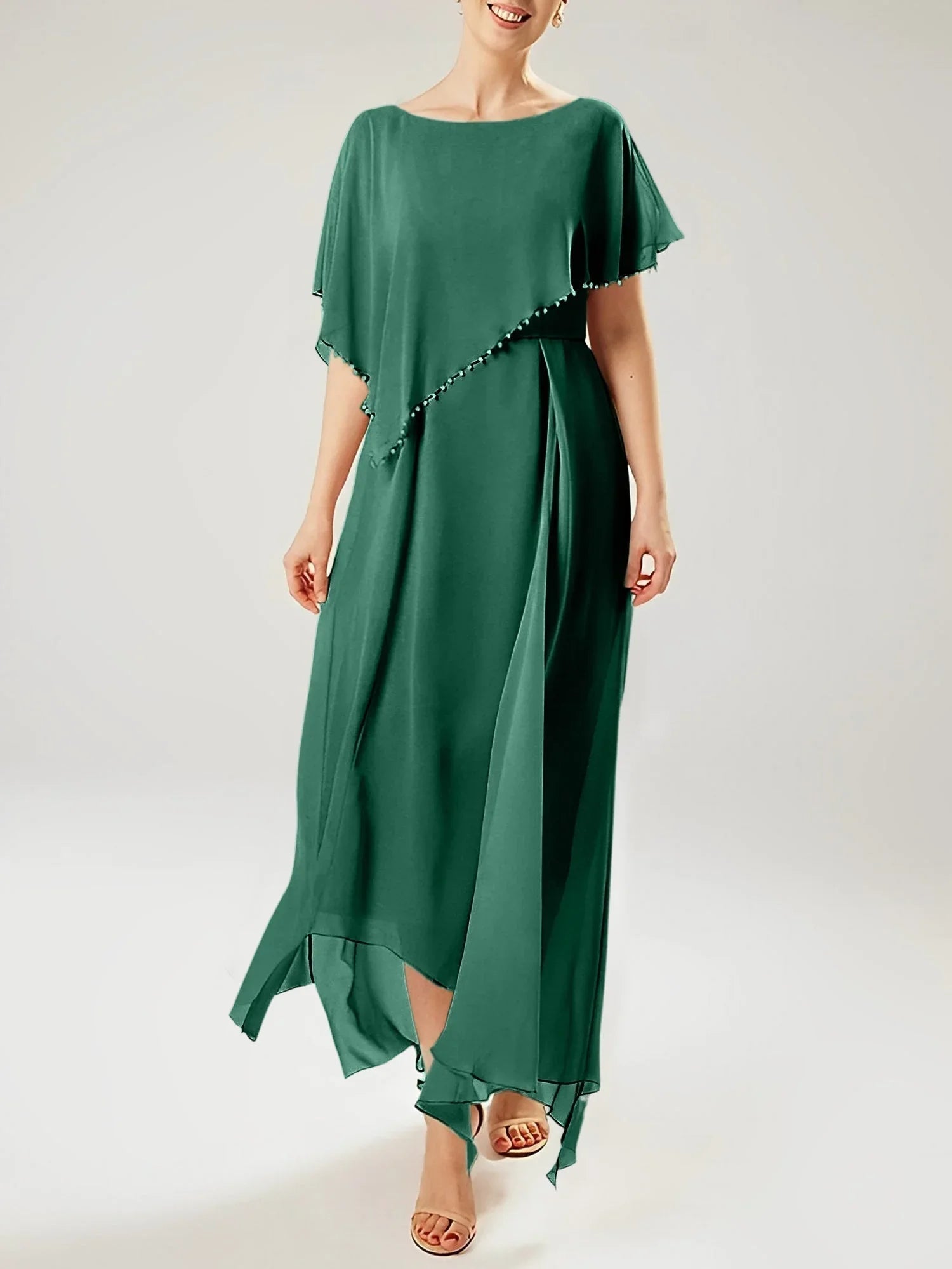 Robe fourreau/colonne à manches courtes pour la mère de la mariée avec pompon