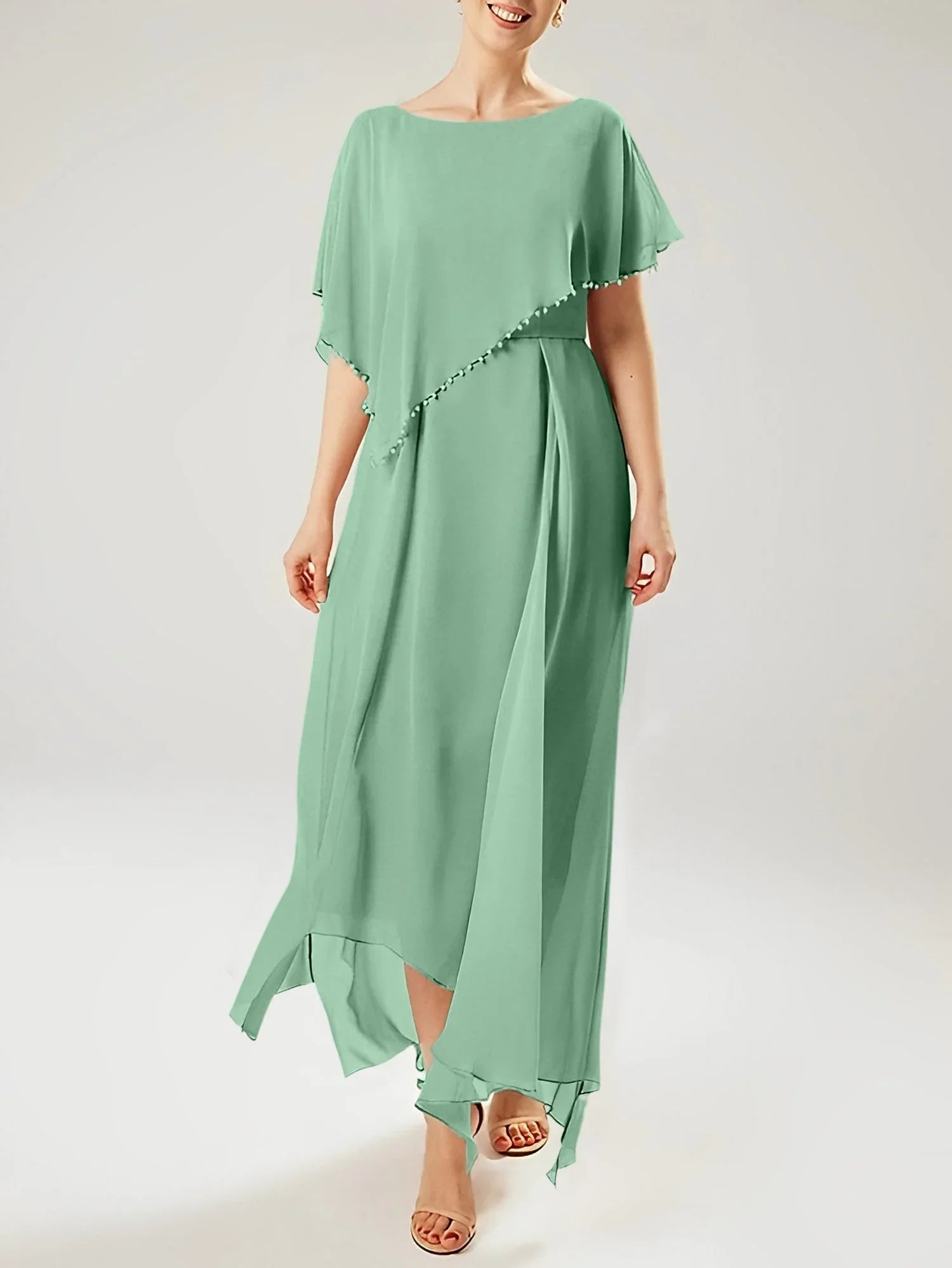 Robe fourreau/colonne à manches courtes pour la mère de la mariée avec pompon