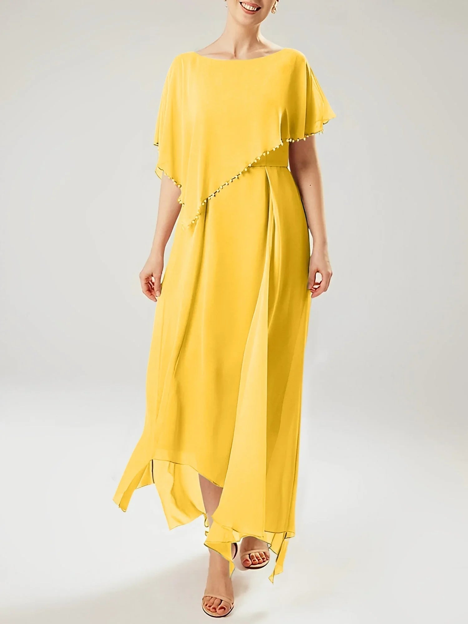 Robe fourreau/colonne à manches courtes pour la mère de la mariée avec pompon