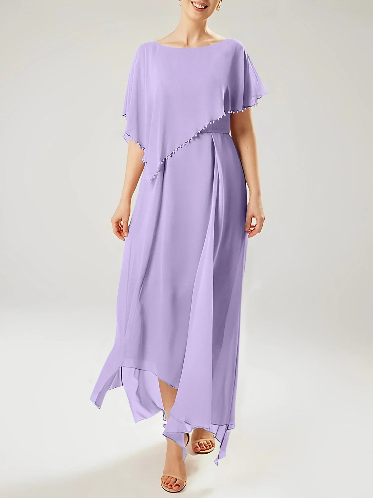 Robe fourreau/colonne à manches courtes pour la mère de la mariée avec pompon