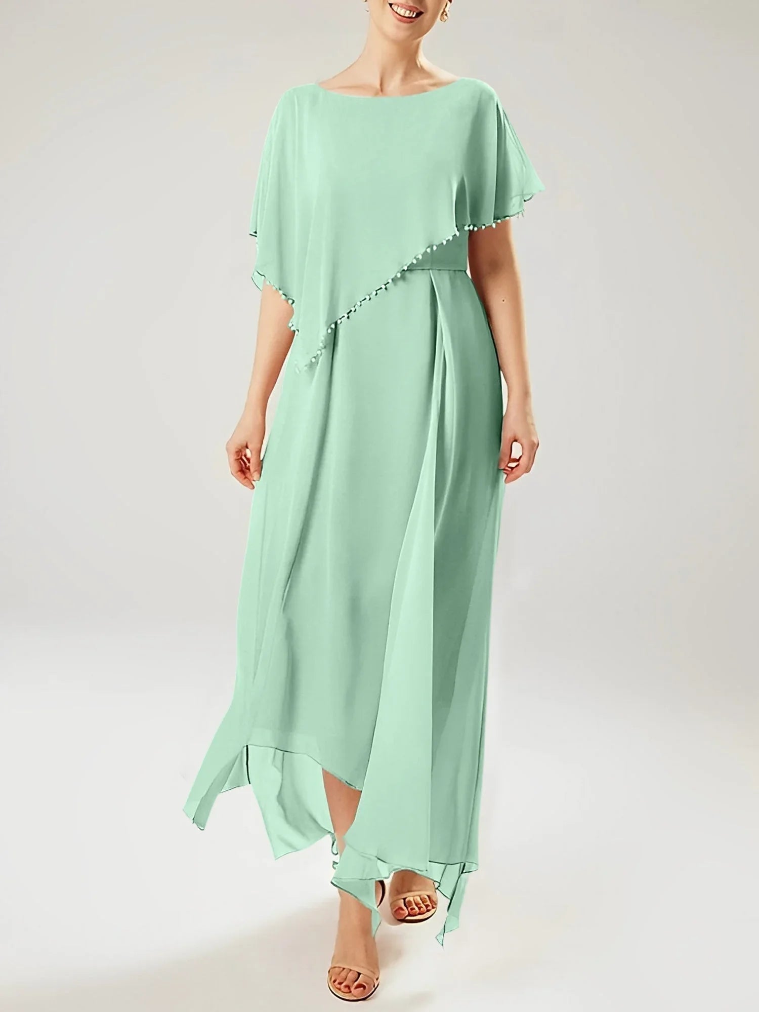 Robe fourreau/colonne à manches courtes pour la mère de la mariée avec pompon