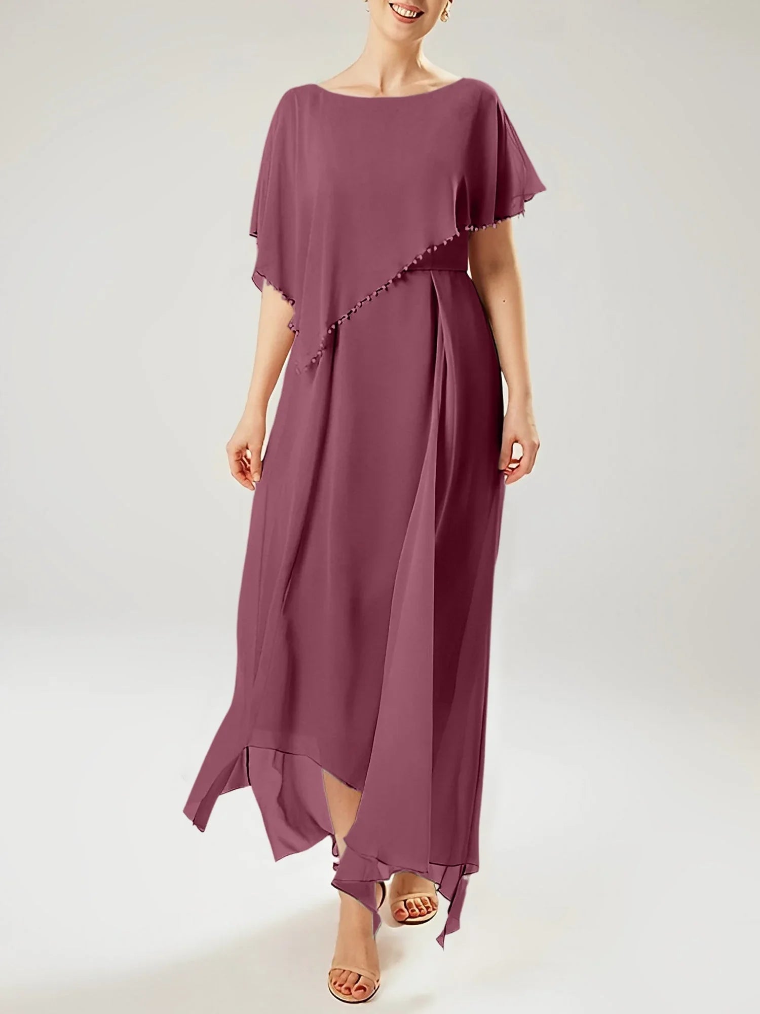 Robe fourreau/colonne à manches courtes pour la mère de la mariée avec pompon