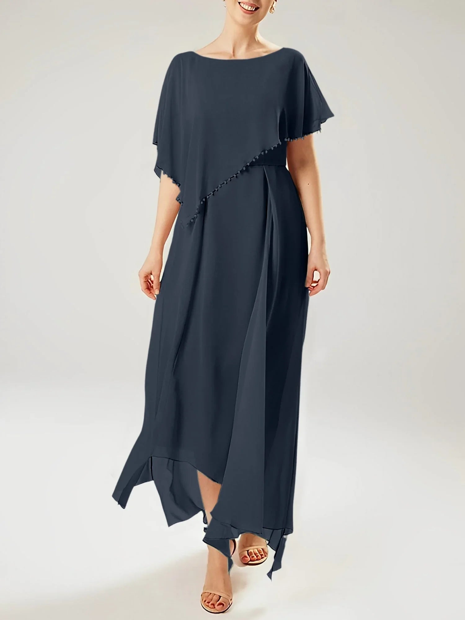 Robe fourreau/colonne à manches courtes pour la mère de la mariée avec pompon