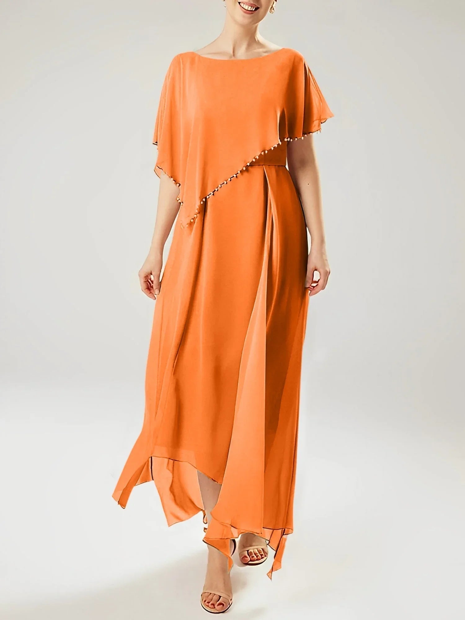 Robe fourreau/colonne à manches courtes pour la mère de la mariée avec pompon