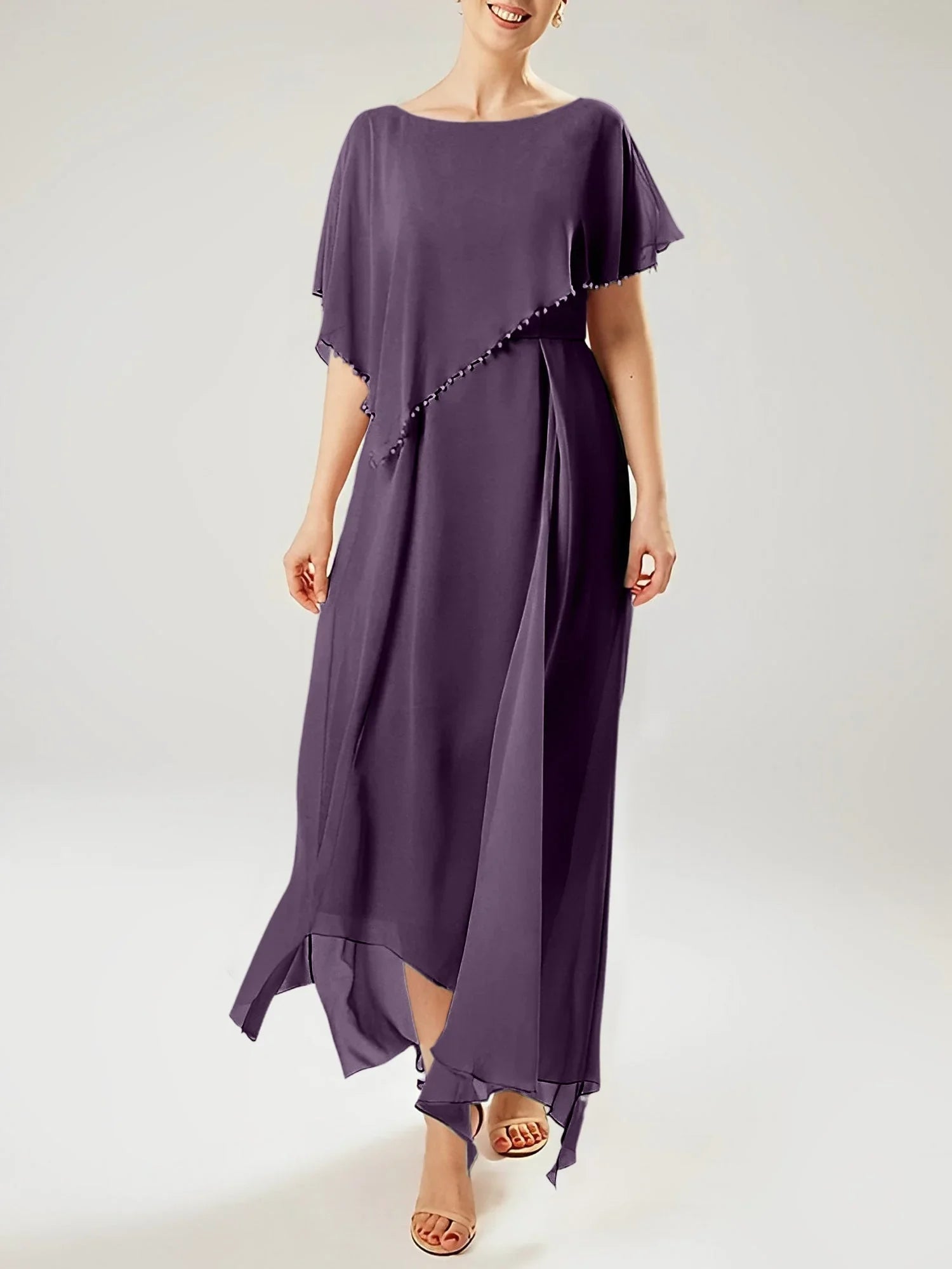 Robe fourreau/colonne à manches courtes pour la mère de la mariée avec pompon