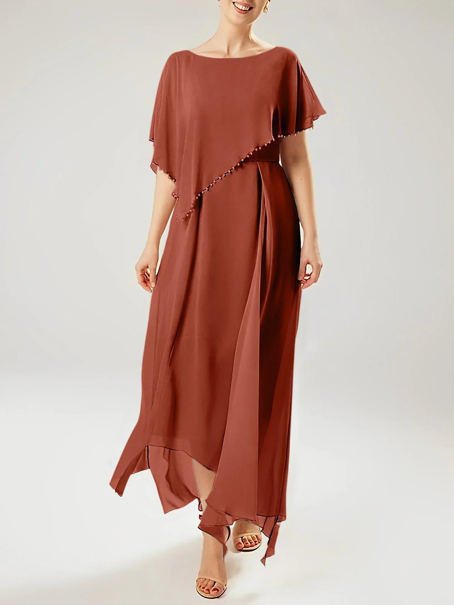 Robe fourreau/colonne à manches courtes pour la mère de la mariée avec pompon