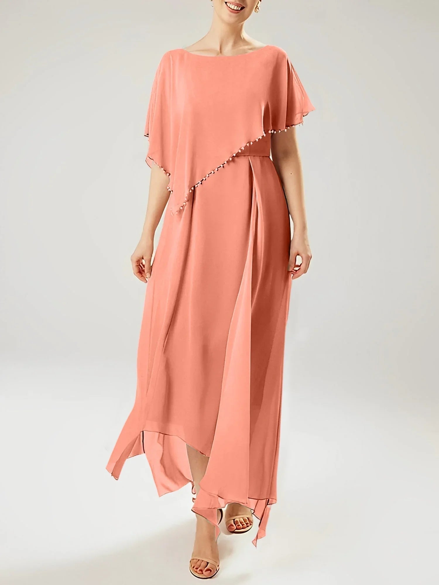 Robe fourreau/colonne à manches courtes pour la mère de la mariée avec pompon