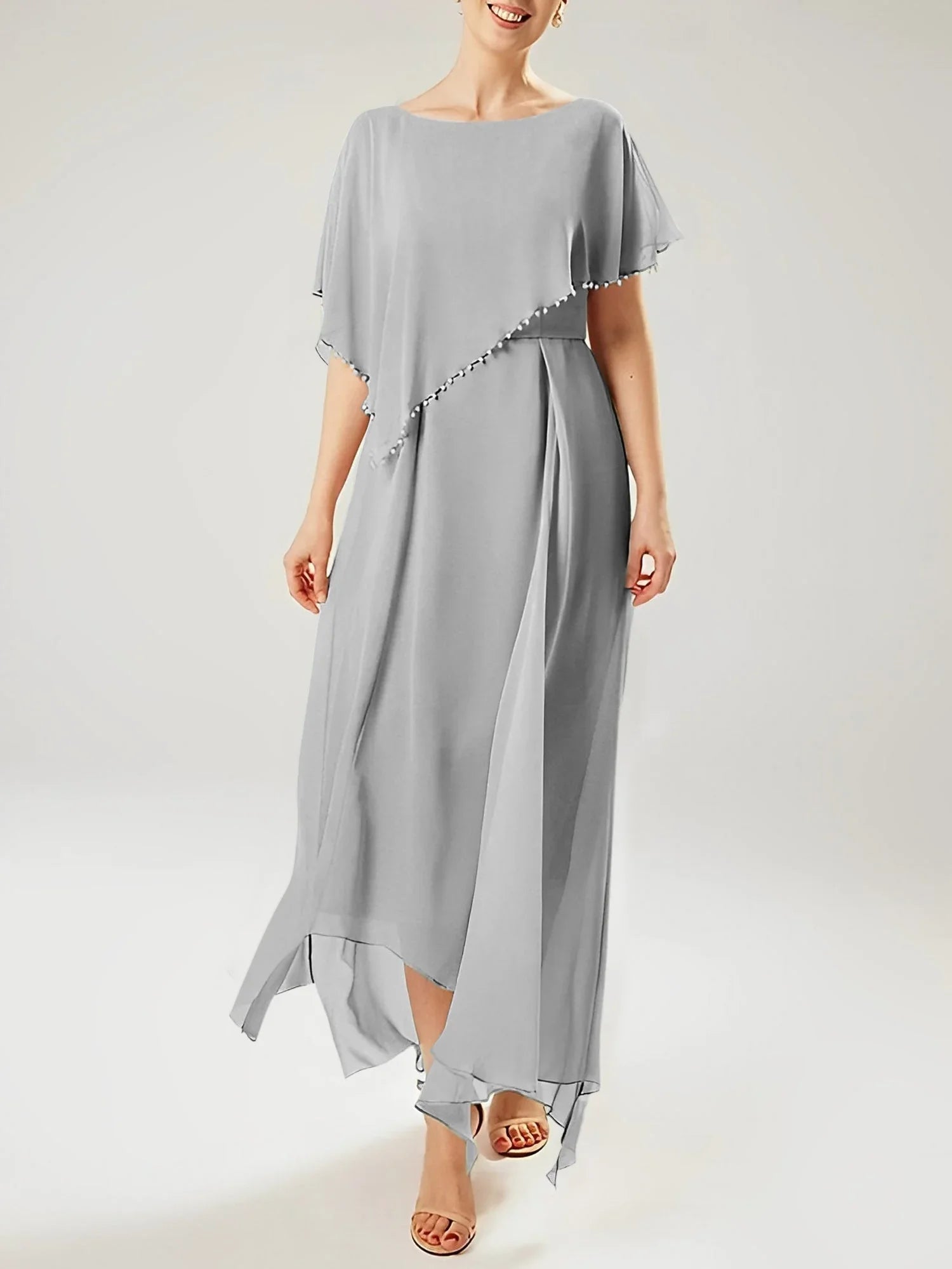 Robe fourreau/colonne à manches courtes pour la mère de la mariée avec pompon