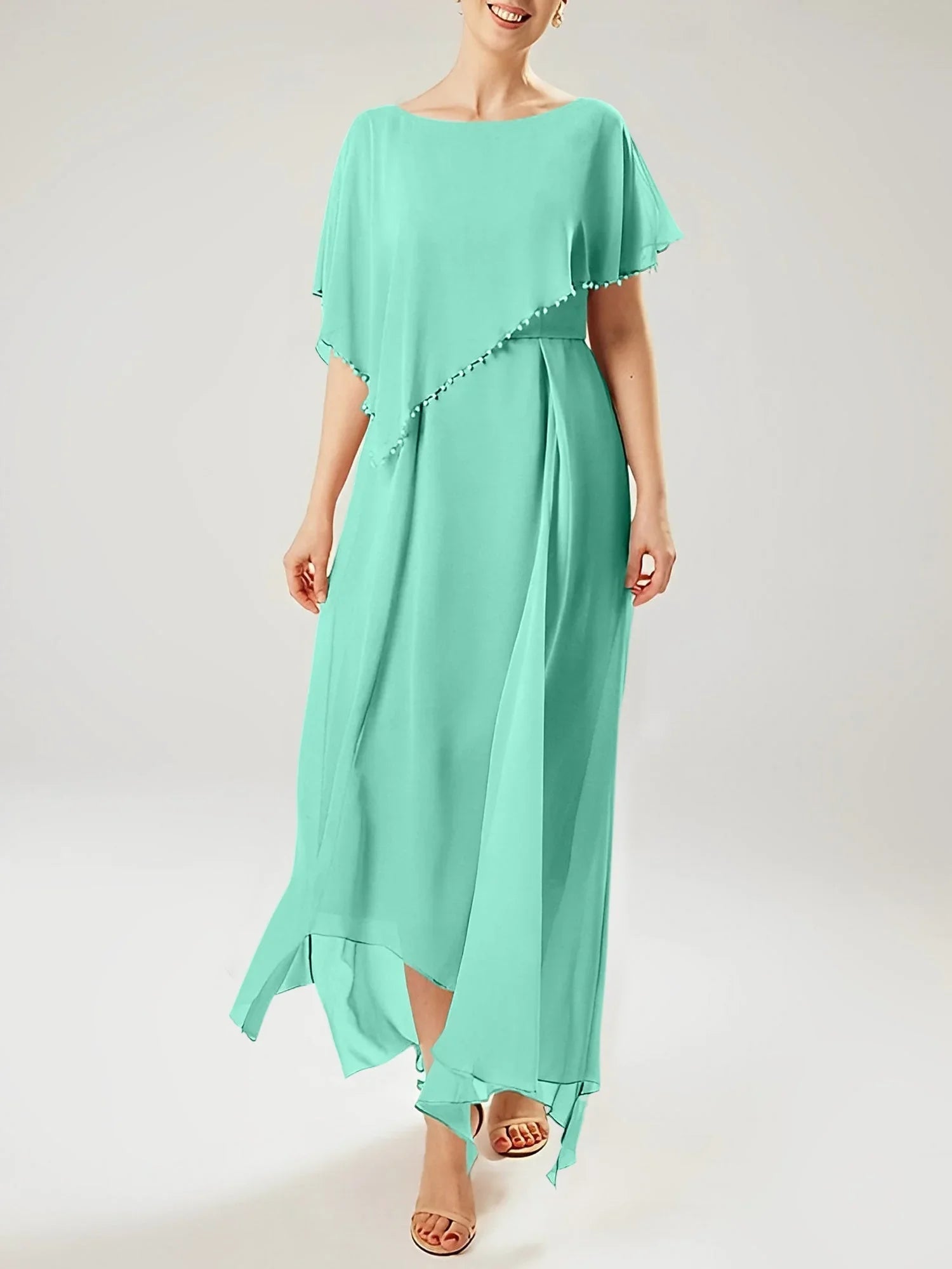 Robe fourreau/colonne à manches courtes pour la mère de la mariée avec pompon