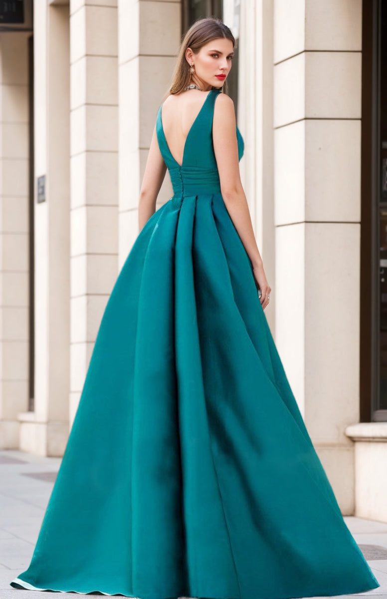 V Neck Sleeveless A Line Princess Mother Of The Bride Dress Luxurious Style