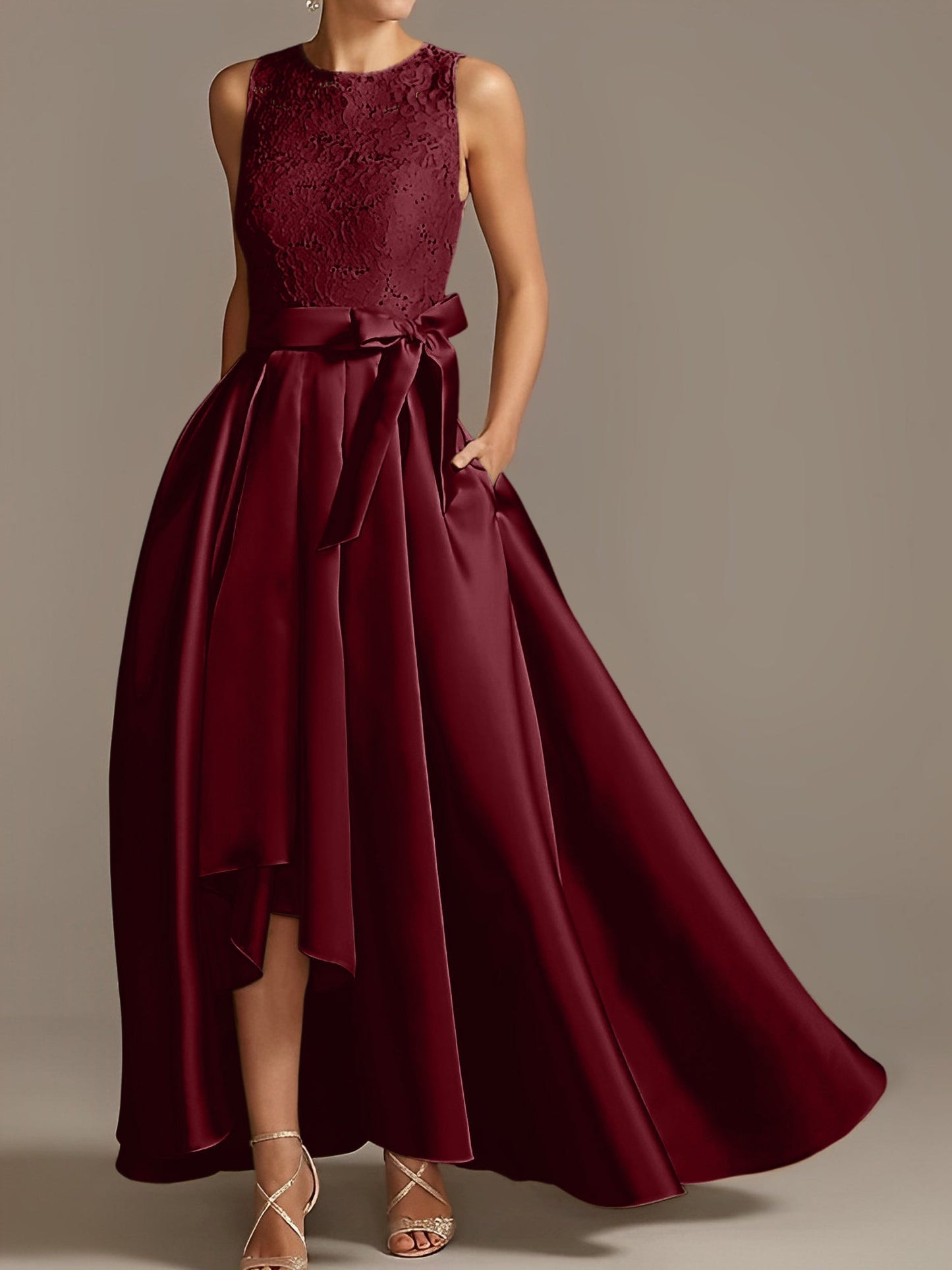 Vestidos de madre de la novia de corte A/princesa, sin mangas, con escote joya y encaje plisado 