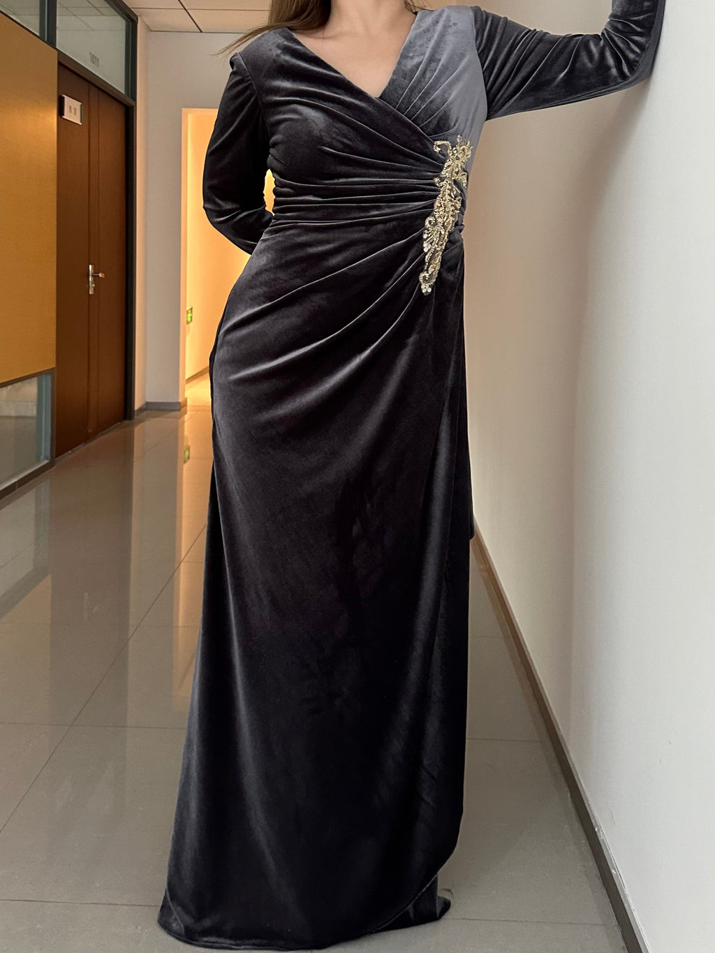 Velvet A Line Mother Of The Bride Dress Plus Size V Neck Floor Length Ruffles