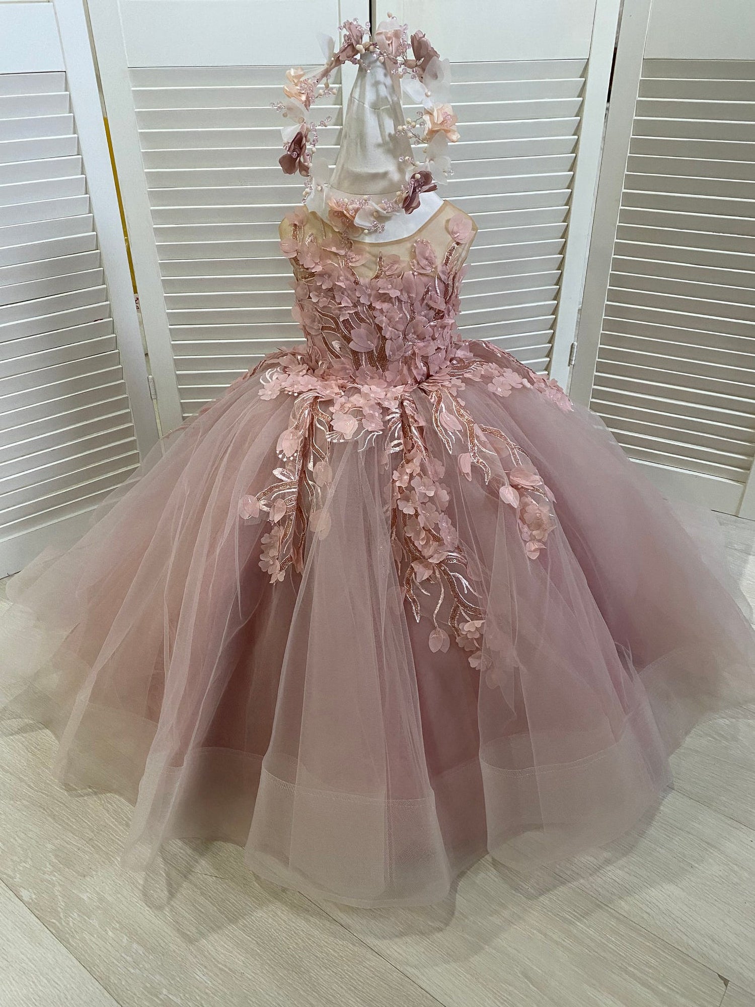 Lovely Sleeveless Flower Girl Dress With Appliques A Line Gown