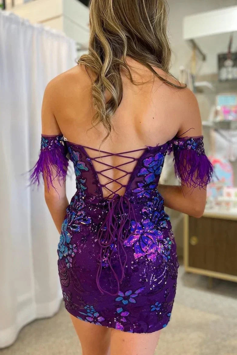Vestidos de fiesta ajustados con encaje, plumas, hombros descubiertos y apliques de lentejuelas
