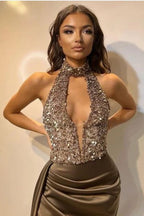 Vestido de fiesta de sirena con lentejuelas, escote en V profundo y cuello halter sexy con abertura frontal