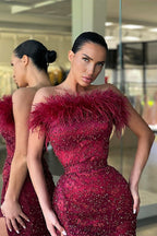 Vestido longo de baile estilo sereia, sem alças e sem mangas, com contas e racha