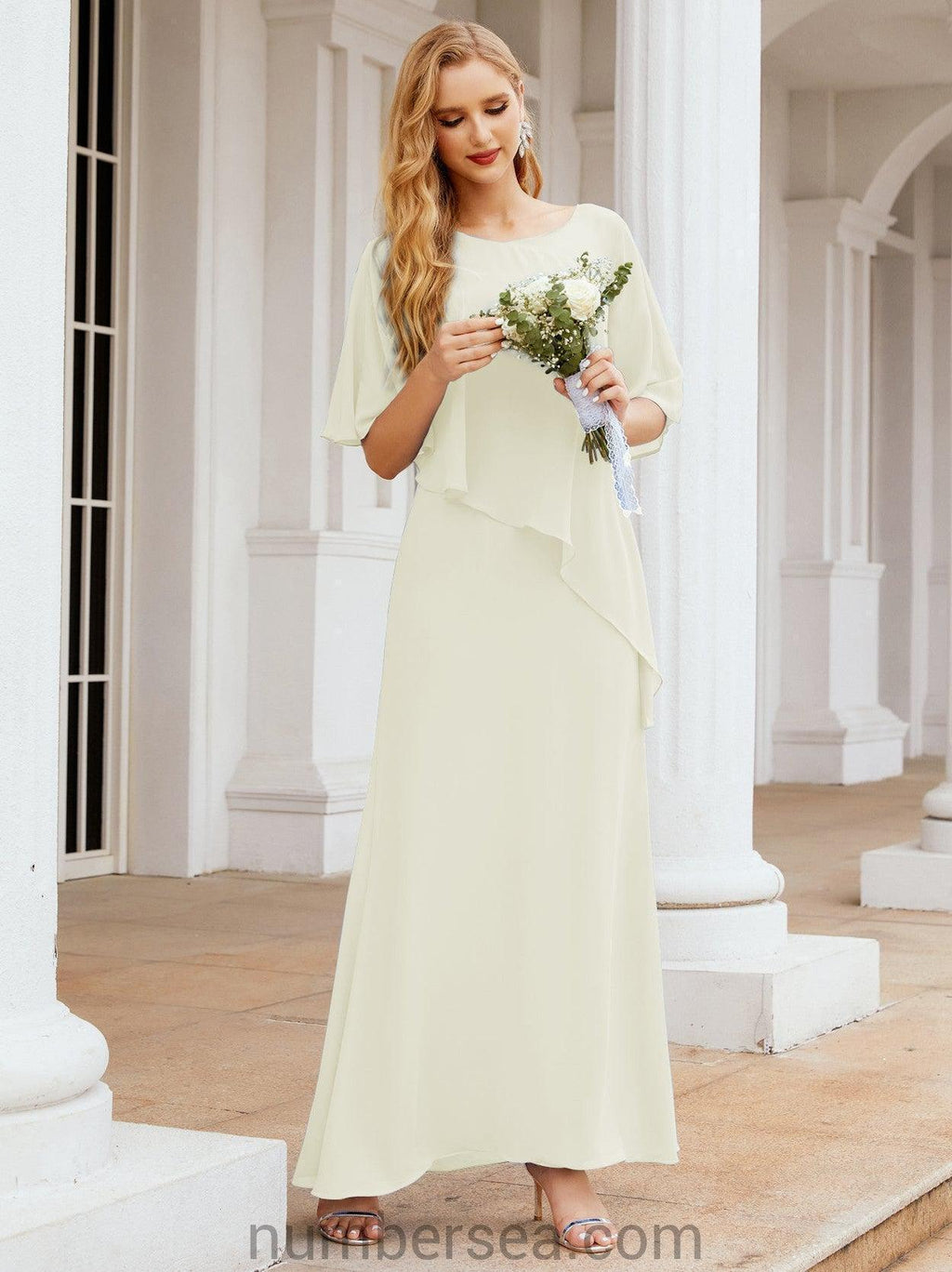 Robe de soirée formelle longue pour mère de la mariée avec cape à volants 28026