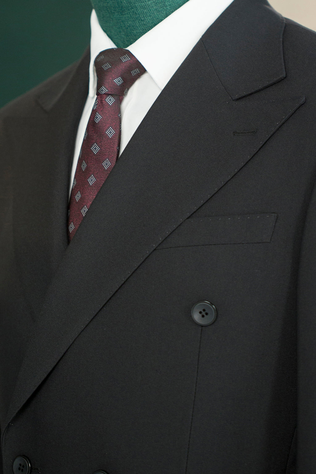 Fato de Casamento de Lã Preta com Três Peças e Corte Cruzado para o Noivo e Padrinhos