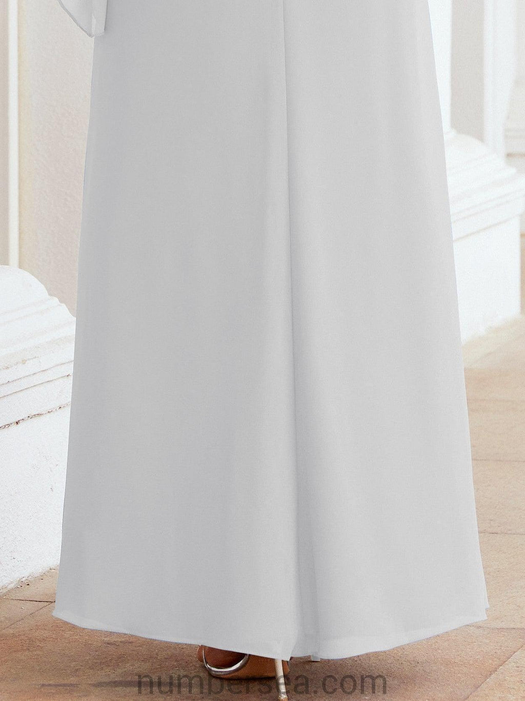 Robe de soirée formelle longue pour mère de la mariée avec cape à volants 28026