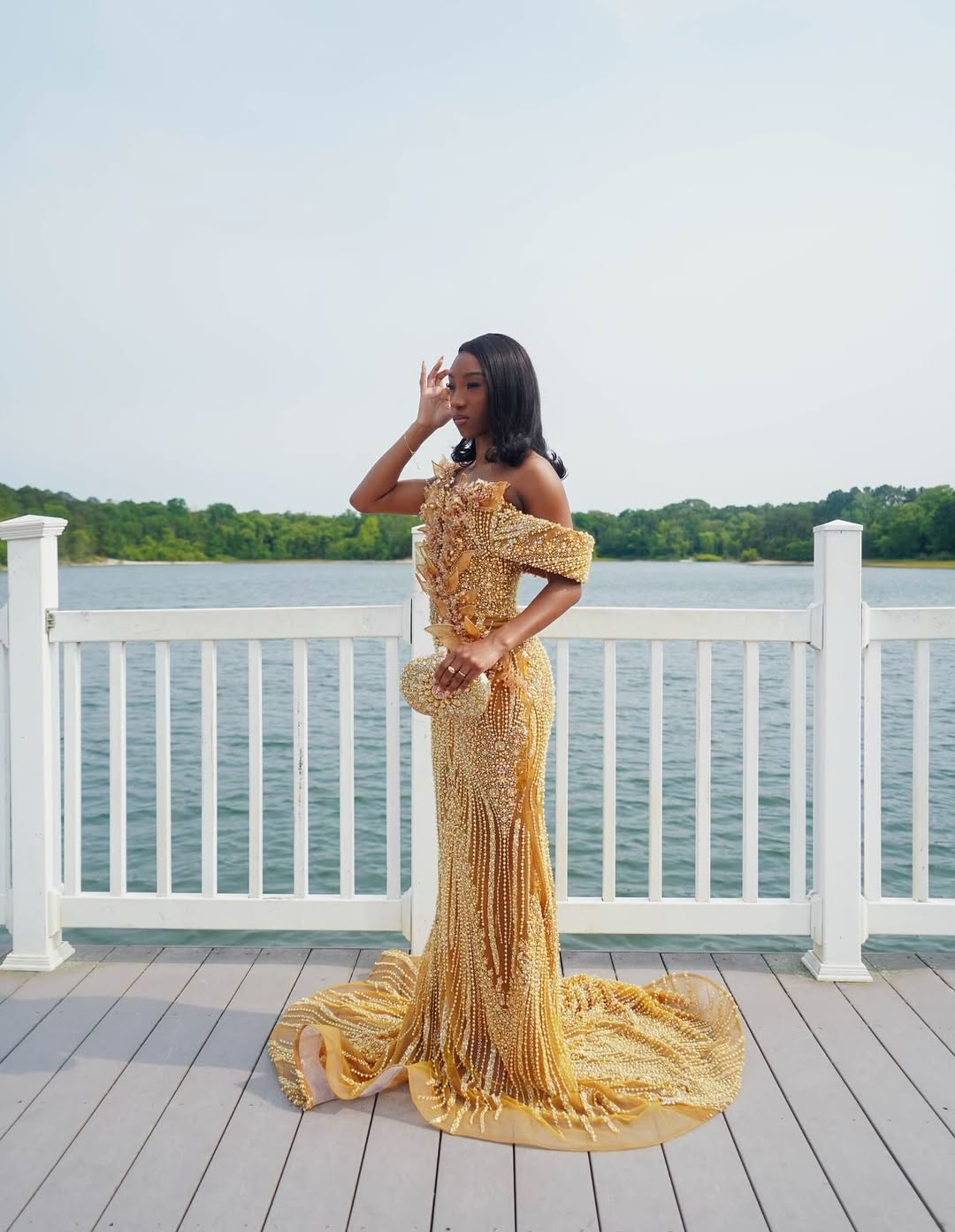 Sparkling Gold V-Neck Off-The-Shoulder Mermaid Prom Dress With Pearl Beading