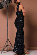 Abiti da sera formali e sensuali con collo a sciarpa, fenditura e paillettes in tinta unita