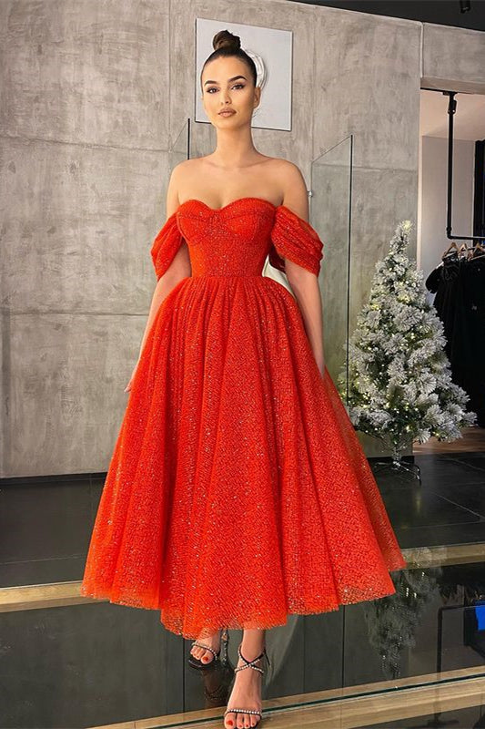 Kurzes, schulterfreies A-Linien-Ballkleid mit Pailletten