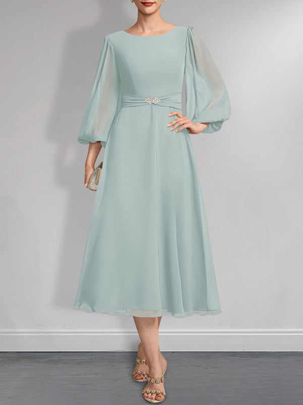 Robe de mère de la mariée en mousseline, longueur thé, en ligne A, encolure dégagée, avec broche en cristal plissée