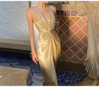 Vestido de fiesta sexy con escote halter en V, vestido de noche para baile de graduación en dorado champán Y8211