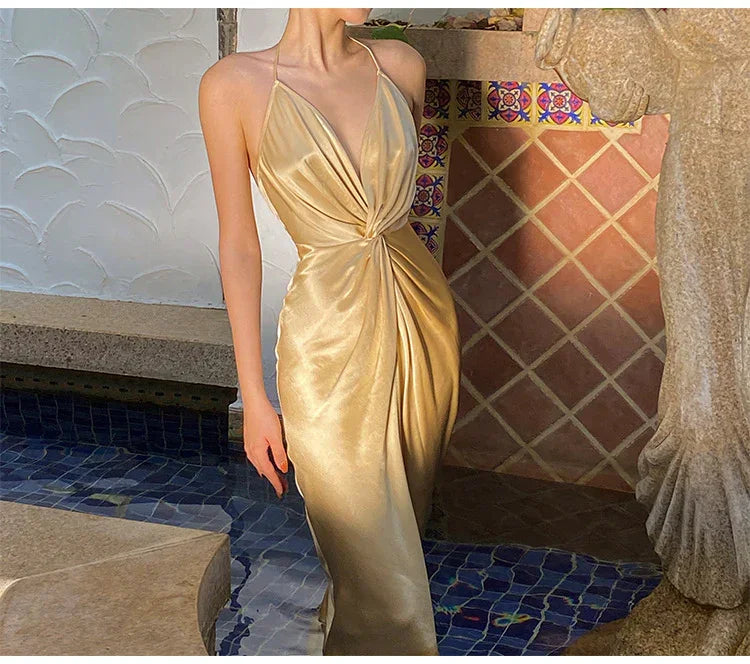 Vestido de fiesta sexy con escote halter en V, vestido de noche para baile de graduación en dorado champán Y8211