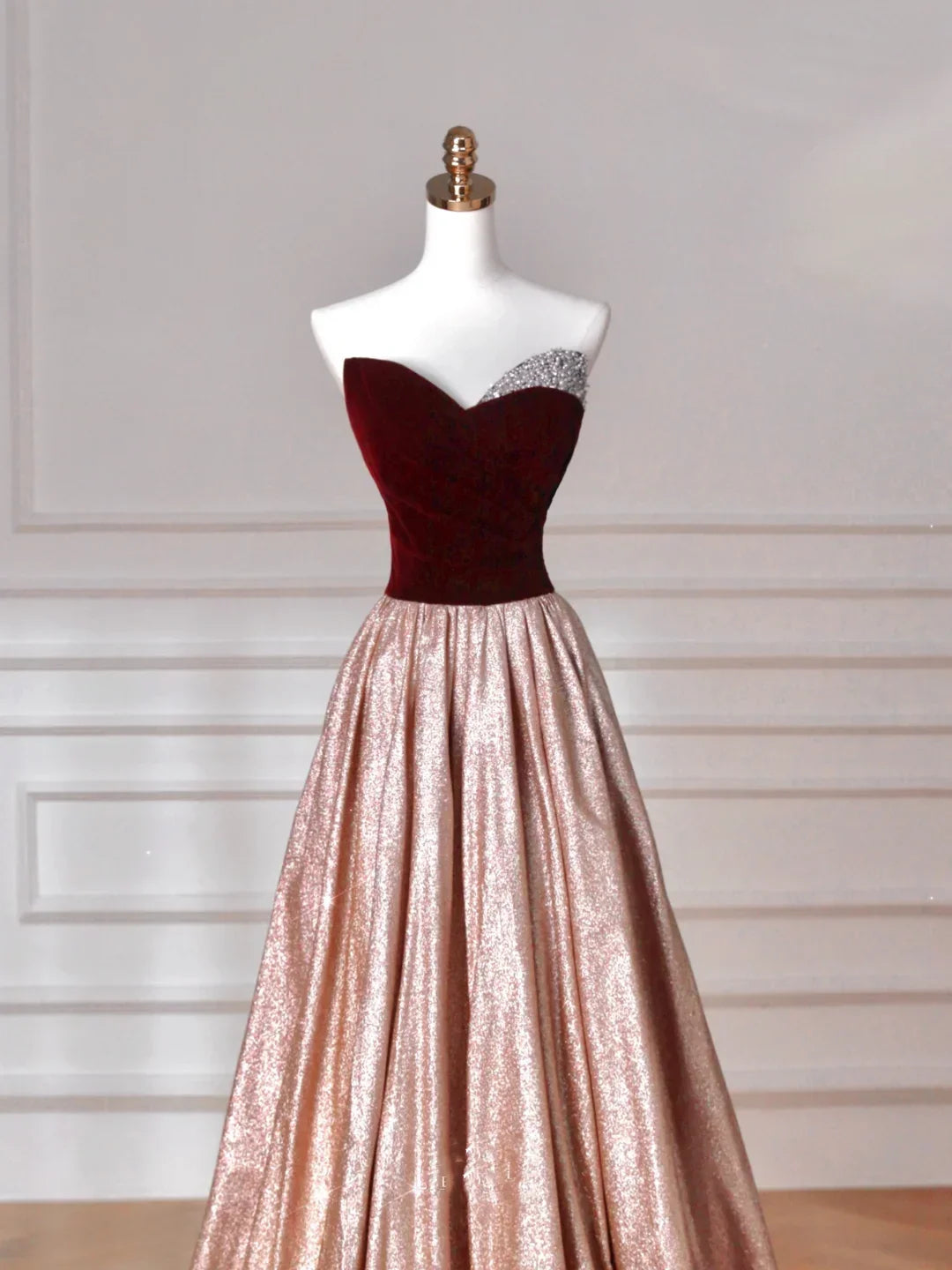 Abito da sera lungo vintage in velluto e raso senza spalline a linea ad A Y8627