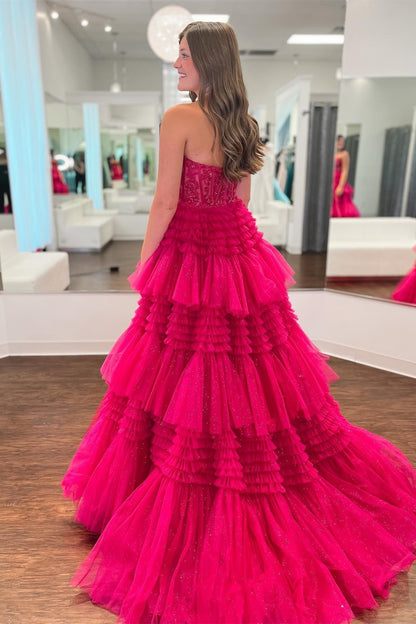 Vestido de fiesta fucsia de tul escalonado con escote en forma de corazón y corte A
