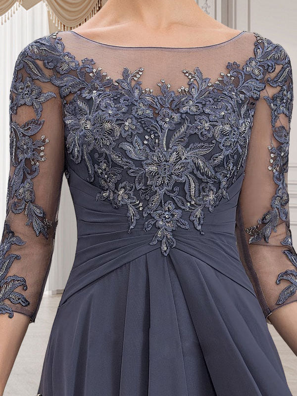Robe de mère de la mariée en dentelle et mousseline, longueur au sol, ligne en A, décolleté en U avec volants en cascade