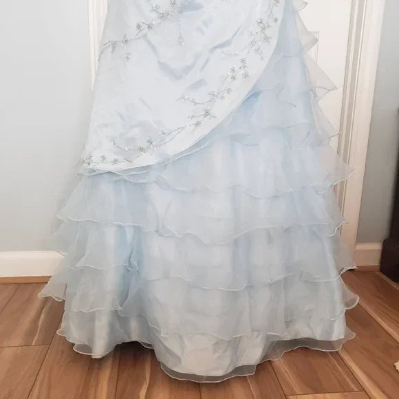 Vestido de baile elegante azul gelo com lantejoulas e contas, vestido de baile em linha A com camadas de tule Y7931