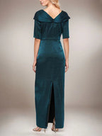 فستان عمودي طويل لامع بياقة على شكل حرف L وأكمام تصل إلى المرفق مع أساور مطوية