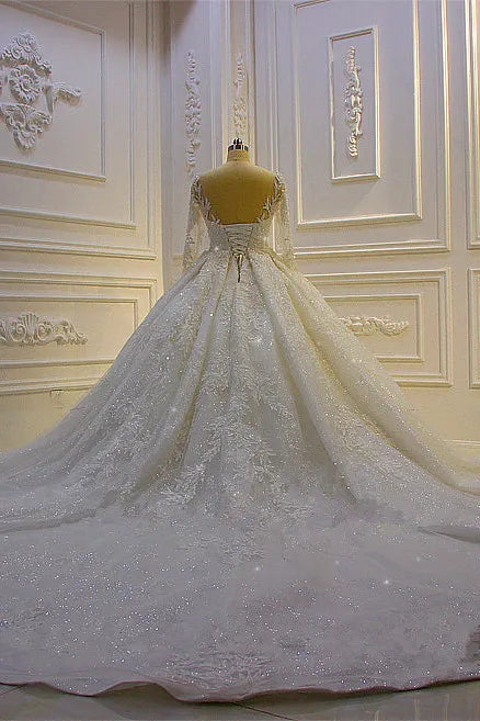 Chic Beading Lace Appliques Ball Gown Wedding Dress With Church Train Sleeves