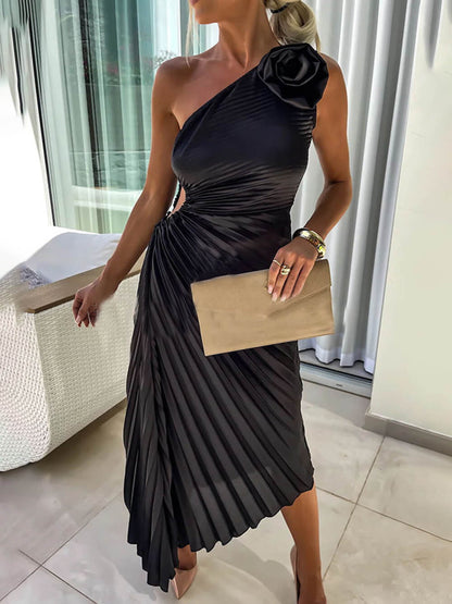 Romantic Night – Guilloche-Maxikleid mit hohler One-Shoulder-Konstruktion und Plissee 
