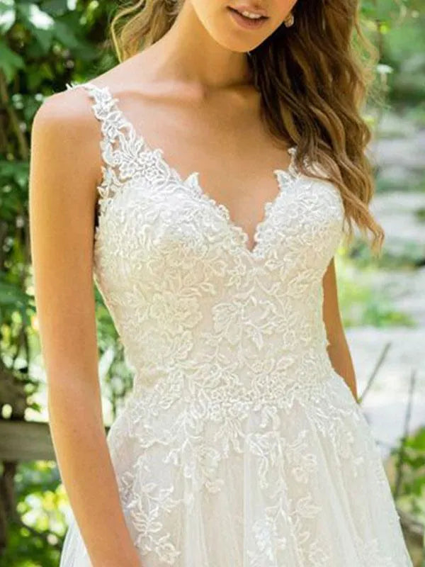 Lace Sleeveless Tulle Beach Wedding Dress For Elegant Beach Brides