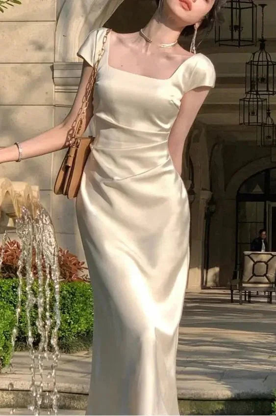 Abito lungo elegante da festa con scollo quadrato beige in raso, abito da sera a sirena Y7576