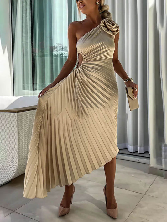 Romantic Night – Guilloche-Maxikleid mit hohler One-Shoulder-Konstruktion und Plissee 