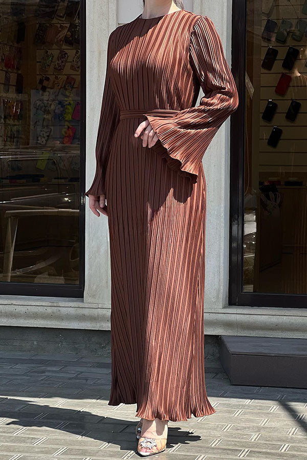 Vestido largo Victoria con mangas acampanadas plisadas y lazo en la espalda 