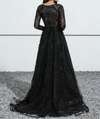 Robe longue de bal en dentelle noire et tulle à manches longues avec décolleté en V et traîne
