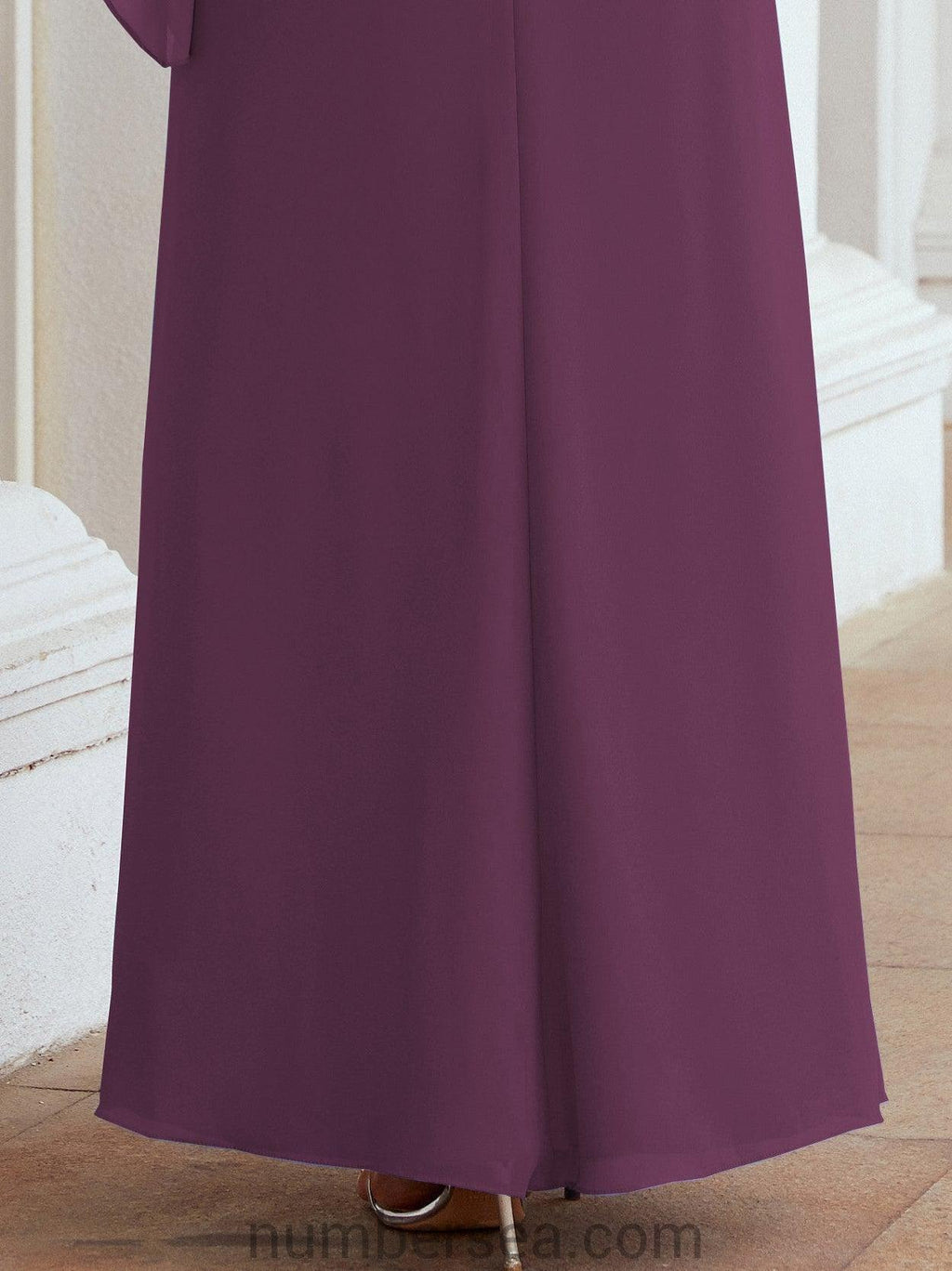 Robe de soirée formelle longue pour mère de la mariée avec cape à volants 28026