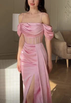 Abito da sera elegante rosa con scollo a barca, modello sirena, con spacco Y7625
