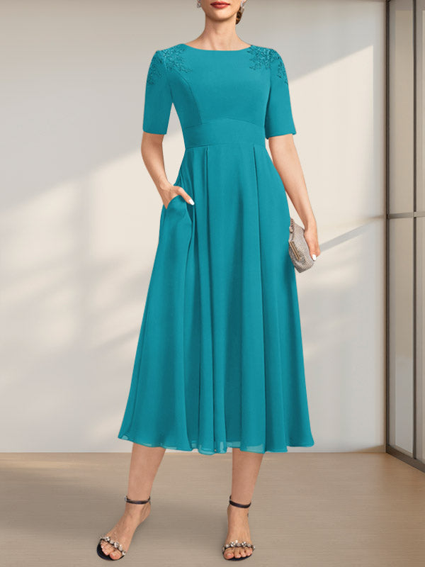 Robe de mère de la mariée en mousseline, longueur thé, en forme de A, décolleté arrondi, ornée d'appliques en dentelle et de paillettes