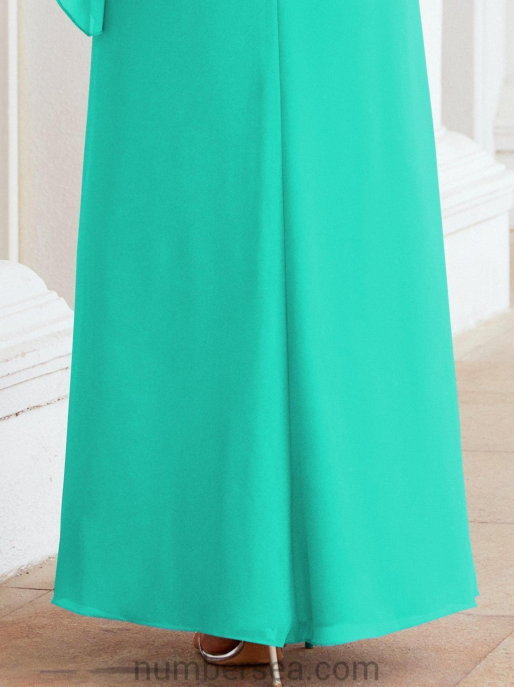 Robe de soirée formelle longue pour mère de la mariée avec cape à volants 28026