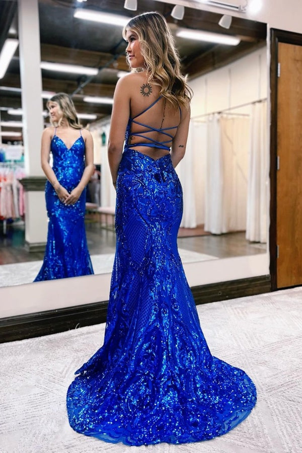 Abito lungo da sera blu reale con scollo a V, spalline sottili e schiena scoperta, decorato con paillettes