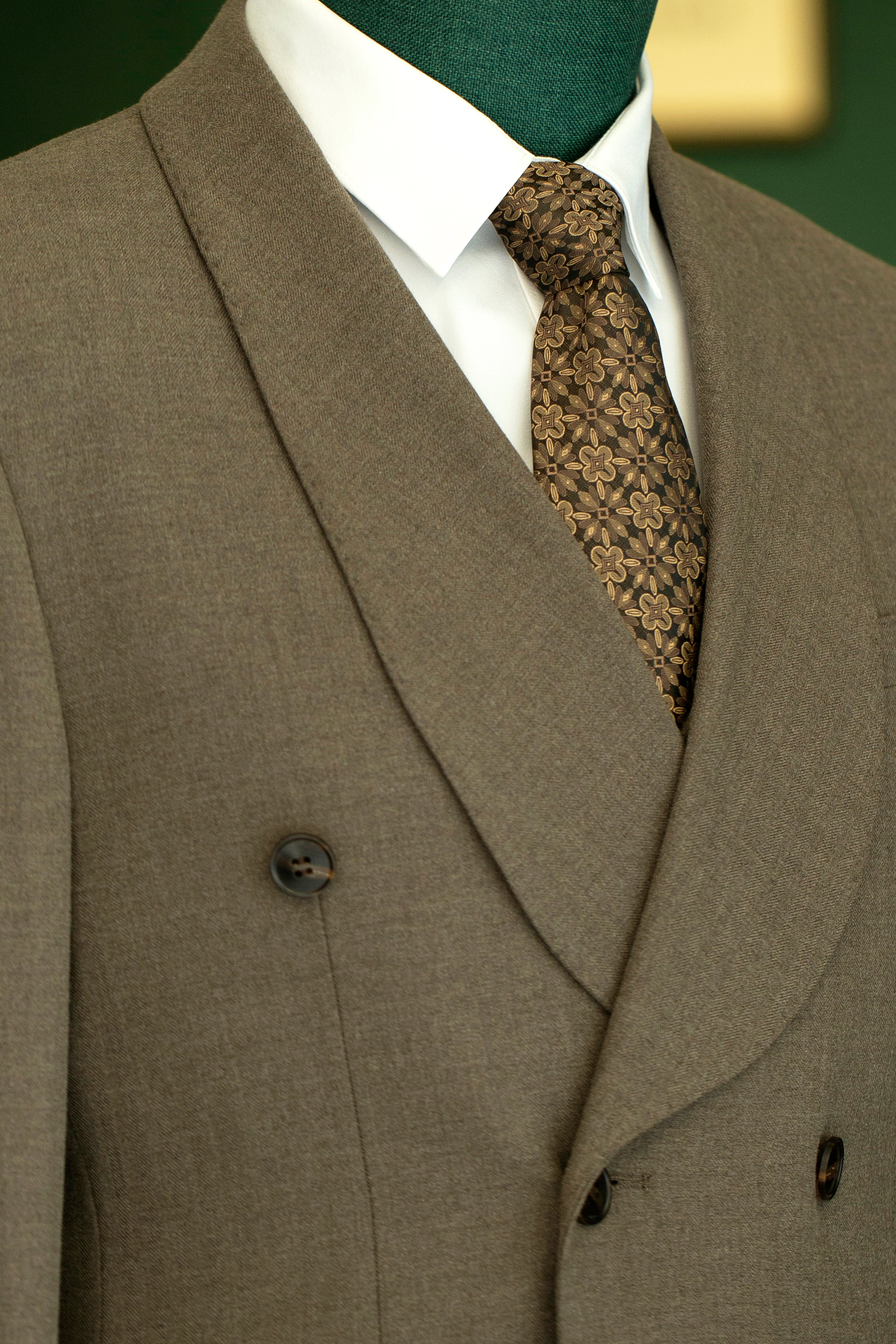 Costume de mariage sur mesure en laine taupe à double boutonnage, trois pièces, pour le marié et ses garçons d'honneur
