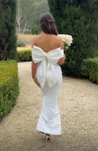 Vestido de noche elegante blanco sin tirantes, ajustado tipo sirena, con lazo Y7653