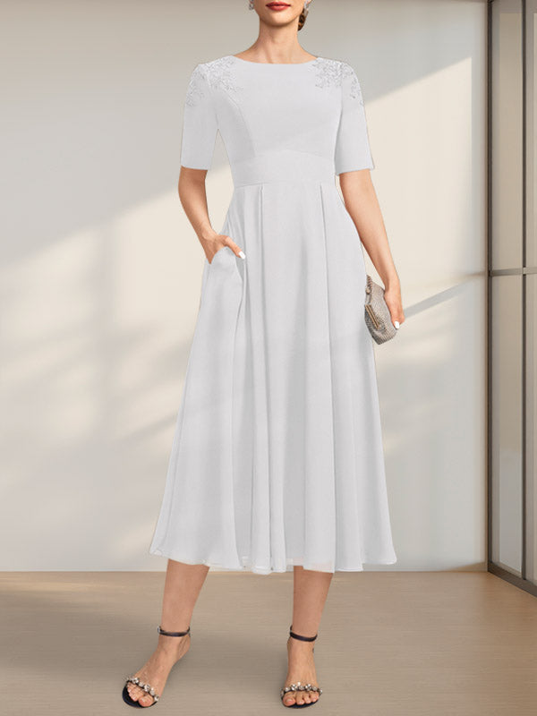 Robe de mère de la mariée en mousseline, longueur thé, en forme de A, décolleté arrondi, ornée d'appliques en dentelle et de paillettes