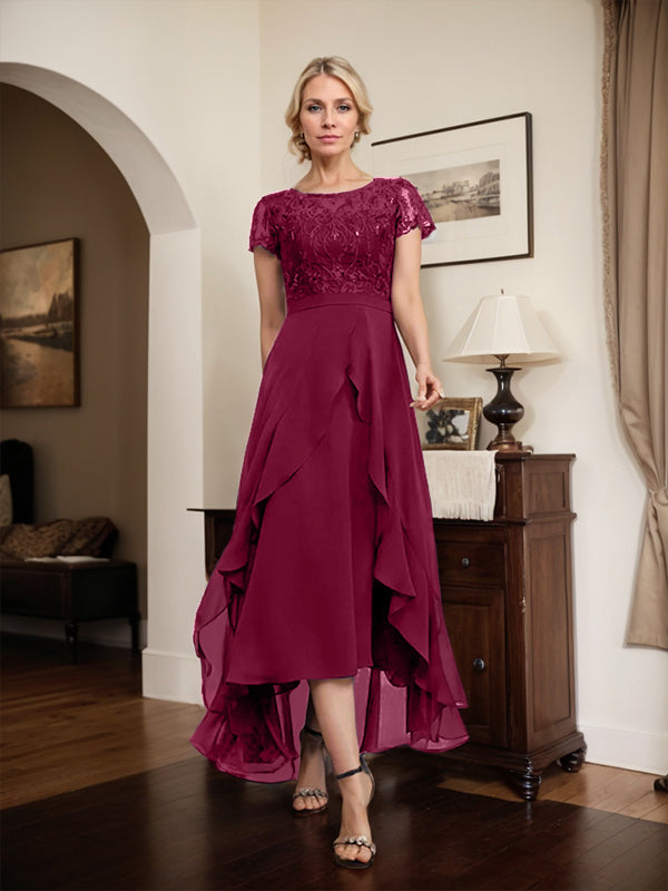 Robe de mère de la mariée en mousseline et dentelle asymétrique illusion à encolure dégagée, coupe en A, avec nœud, volants et paillettes